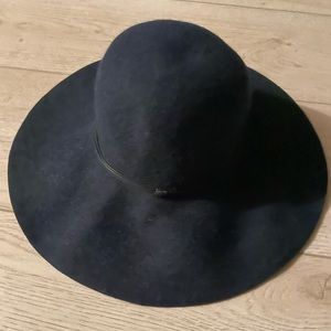 NWT Nordstrom navy blue felt women’s hat.